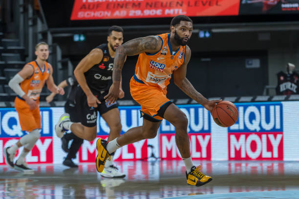 个人魅力背 个人魅力背